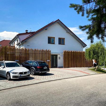 Modern Fully Equipped Studio With Parking Zavadilka 2620 Чешка Будьовица Екстериор снимка
